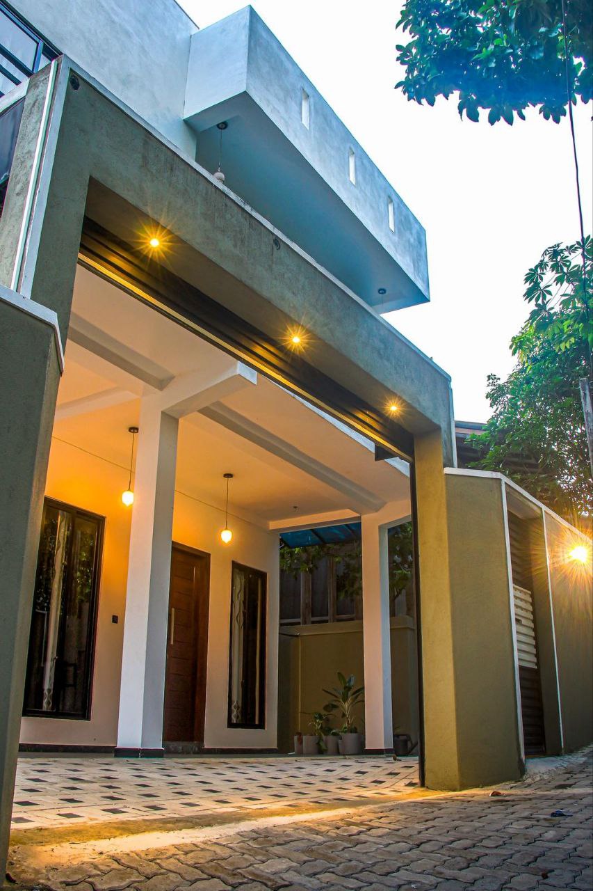 Stunning New Villa for Rent in Hikkaduwa
